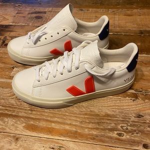 Brand new Veja Campo women’s sneakers in size 37